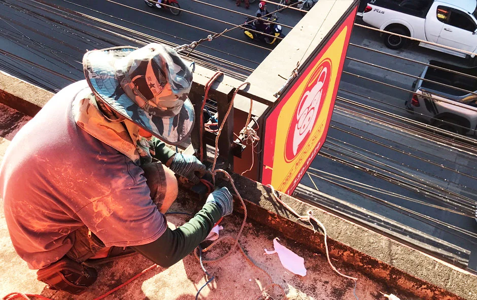 ผลงานติดตั้ง3 ป้ายร้าน หมอหมูสด2